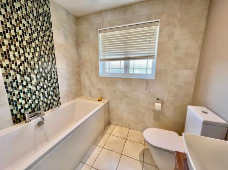 4 bedroom Detached house for sale in Rosedale Drive, Grantham, NG31