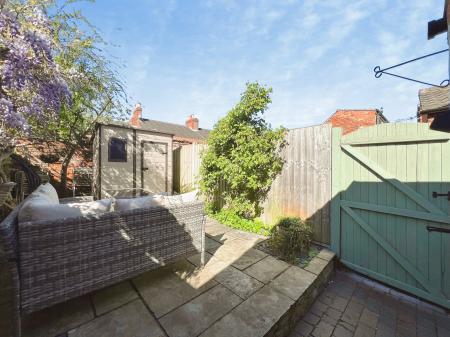 2 bedroom Terraced House for sale in Sidney Street, Grantham, NG31