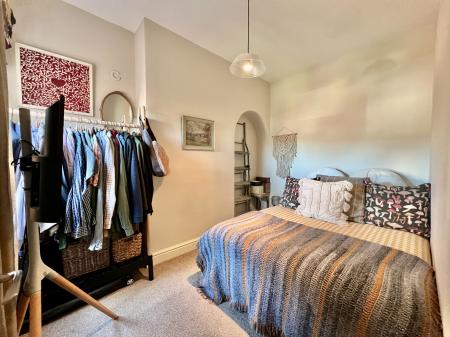 2 bedroom Terraced House for sale in Sidney Street, Grantham, NG31