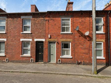 2 bedroom Terraced House for sale in Sidney Street, Grantham, NG31