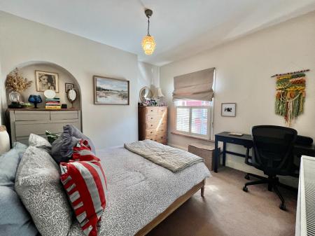 2 bedroom Terraced House for sale in Sidney Street, Grantham, NG31