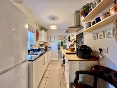 2 bedroom Terraced House for sale in Sidney Street, Grantham, NG31