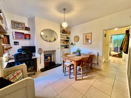 2 bedroom Terraced House for sale in Sidney Street, Grantham, NG31