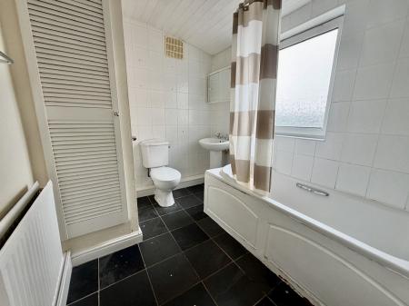 2 bedroom Terraced House for sale in St Annes Street, Grantham, NG31