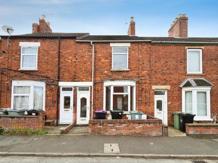2 bedroom Terraced House for sale in St Annes Street, Grantham, NG31