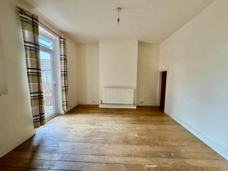 2 bedroom Terraced House for sale in St Annes Street, Grantham, NG31