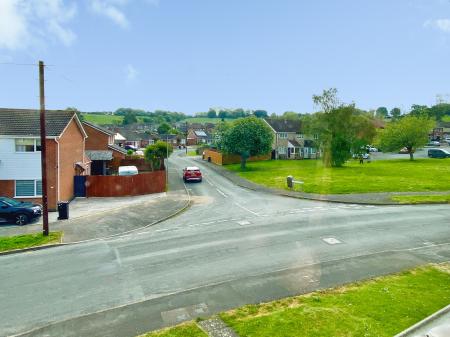 3 bedroom Semi-detached house for sale in Kenilworth Road, Grantham, NG31