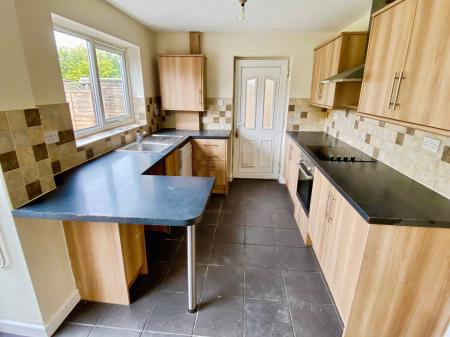 3 bedroom Semi-detached house for sale in Kenilworth Road, Grantham, NG31