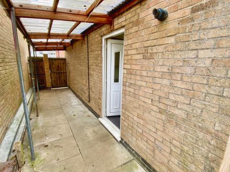 3 bedroom Semi-detached house for sale in Kenilworth Road, Grantham, NG31