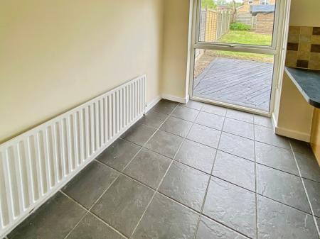 3 bedroom Semi-detached house for sale in Kenilworth Road, Grantham, NG31