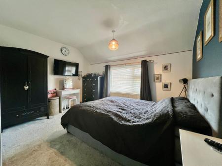 2 bedroom Terraced House for sale in SOLD BY NEWTON FALLOWELL - Kingston Avenue