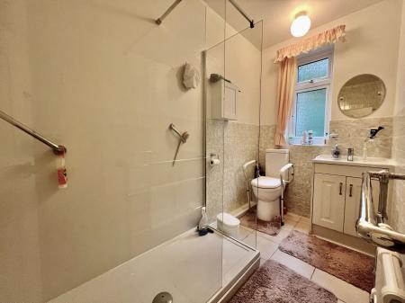 3 bedroom Detached house for sale in SOLD BY NEWTON FALLOWELL - Hill Avenue