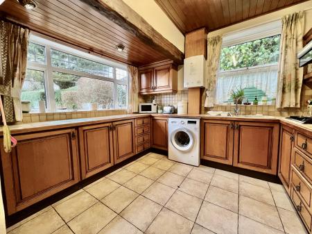 3 bedroom Detached house for sale in SOLD BY NEWTON FALLOWELL - Hill Avenue