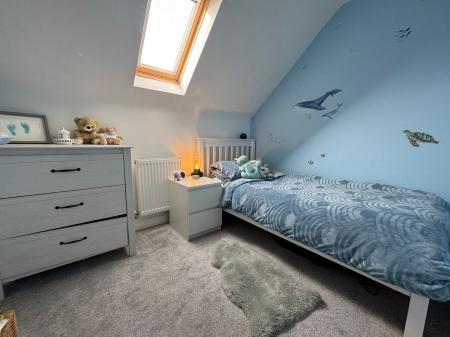4 bedroom Terraced House for sale in SOLD BY NEWTON FALLOWELL - Thorneydene Gardens