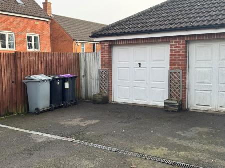 4 bedroom Terraced House for sale in SOLD BY NEWTON FALLOWELL - Thorneydene Gardens