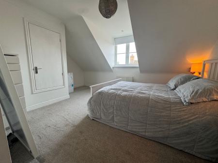 4 bedroom Terraced House for sale in SOLD BY NEWTON FALLOWELL - Thorneydene Gardens