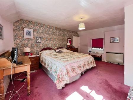 3 bedroom Detached house for sale in SOLD BY NEWTON FALLOWELL - Church Street, Corby Glen