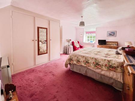 3 bedroom Detached house for sale in SOLD BY NEWTON FALLOWELL - Church Street, Corby Glen