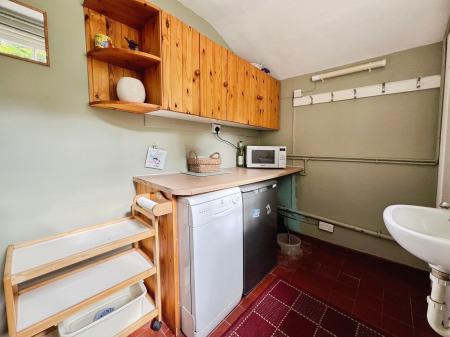 3 bedroom Detached house for sale in SOLD BY NEWTON FALLOWELL - Church Street, Corby Glen