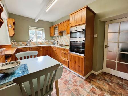 3 bedroom Detached house for sale in SOLD BY NEWTON FALLOWELL - Church Street, Corby Glen