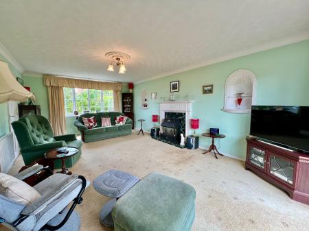 4 bedroom Detached house for sale in SOLD BY NEWTON FALLOWELL - Barrowby Road
