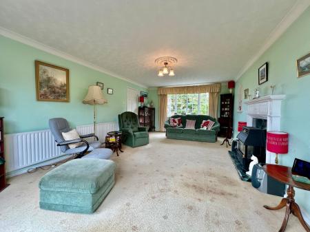 4 bedroom Detached house for sale in SOLD BY NEWTON FALLOWELL - Barrowby Road