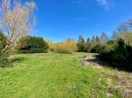 6 bedroom Detached house for sale in Manthorpe Road, Grantham, NG31