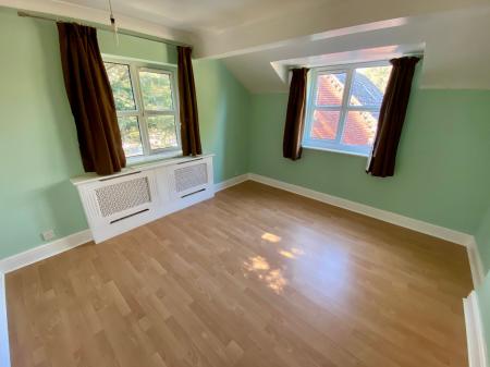 6 bedroom Detached house for sale in Manthorpe Road, Grantham, NG31