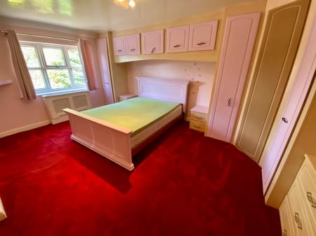 6 bedroom Detached house for sale in Manthorpe Road, Grantham, NG31