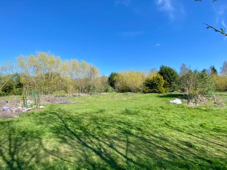 6 bedroom Detached house for sale in Manthorpe Road, Grantham, NG31