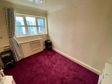 6 bedroom Detached house for sale in Manthorpe Road, Grantham, NG31