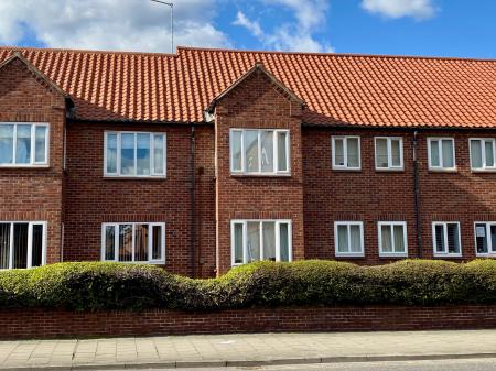 1 bedroom Flat for sale in Premier Court, Grantham, NG31