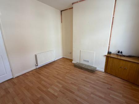 2 bedroom Terraced House for sale in College Street, Grantham, NG31