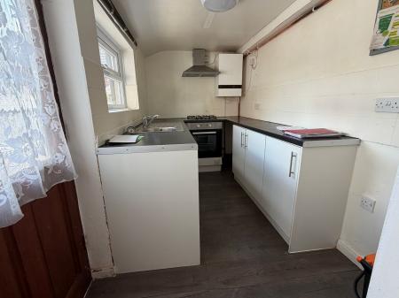 2 bedroom Terraced House for sale in College Street, Grantham, NG31