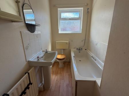 2 bedroom Terraced House for sale in College Street, Grantham, NG31