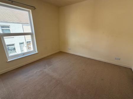 2 bedroom Terraced House for sale in College Street, Grantham, NG31