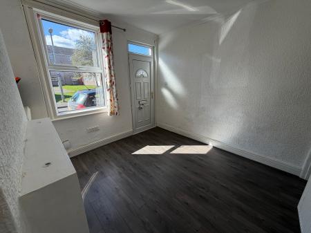 2 bedroom Terraced House for sale in New Street, Grantham, NG31