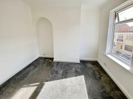 2 bedroom Terraced House for sale in Oxford Street, Grantham, NG31