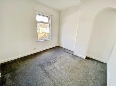 2 bedroom Terraced House for sale in Oxford Street, Grantham, NG31