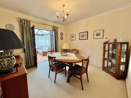 3 bedroom House for sale in Park Road, Allington, NG32