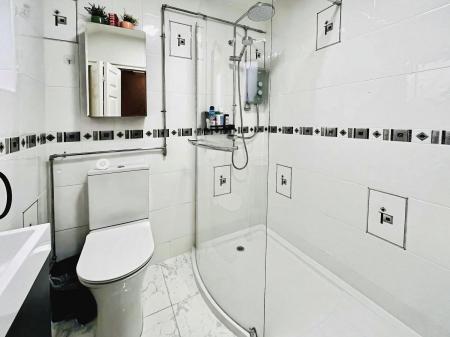 3 bedroom Semi-detached house for sale in Tennyson Avenue, Grantham, NG31