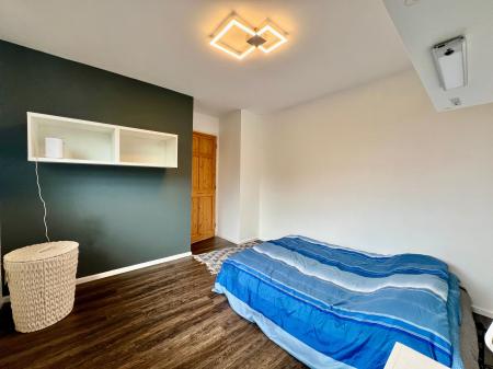 3 bedroom Semi-detached house for sale in Wroxall Drive, Grantham, NG31