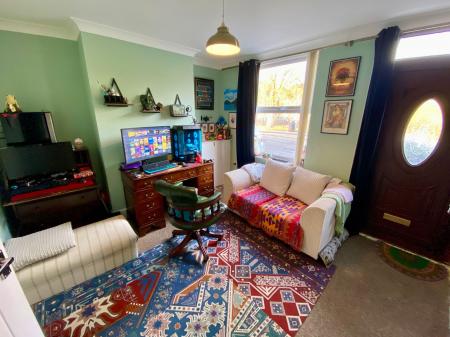 2 bedroom Terraced House for sale in Springfield Road, Grantham, NG31