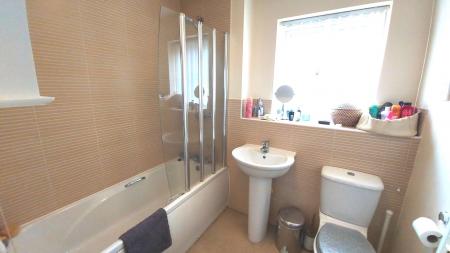 3 bedroom Terraced House for sale in Tom Childs Close, Grantham, NG31