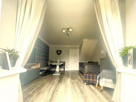 3 bedroom Terraced House for sale in Ermine Street, Ancaster, NG32