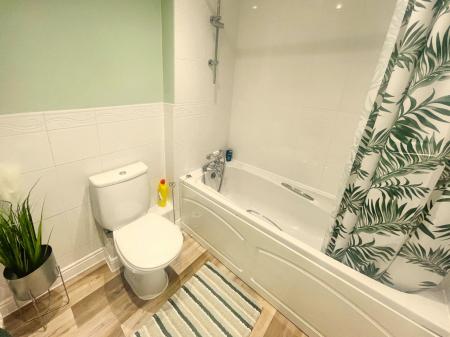 3 bedroom Terraced House for sale in Ermine Street, Ancaster, NG32