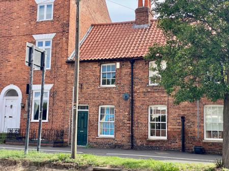 3 bedroom Terraced House for sale in North Parade, Grantham, NG31