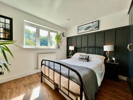 4 bedroom Detached house for sale in SOLD BY NEWTON FALLOWELL - Meadows Close, Long Bennington
