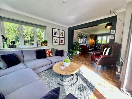 4 bedroom Detached house for sale in SOLD BY NEWTON FALLOWELL - Meadows Close, Long Bennington