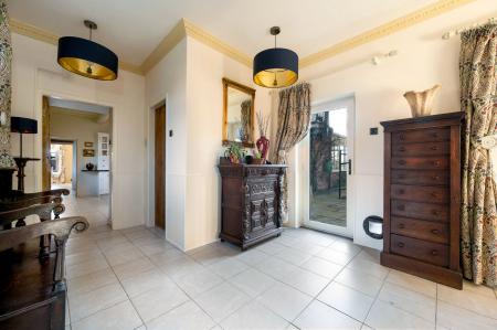 6 bedroom Detached house for sale in Church Lane, Brandon, NG32
